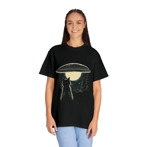 Cat Watching UFO Comfort Colors Unisex T-Shirt