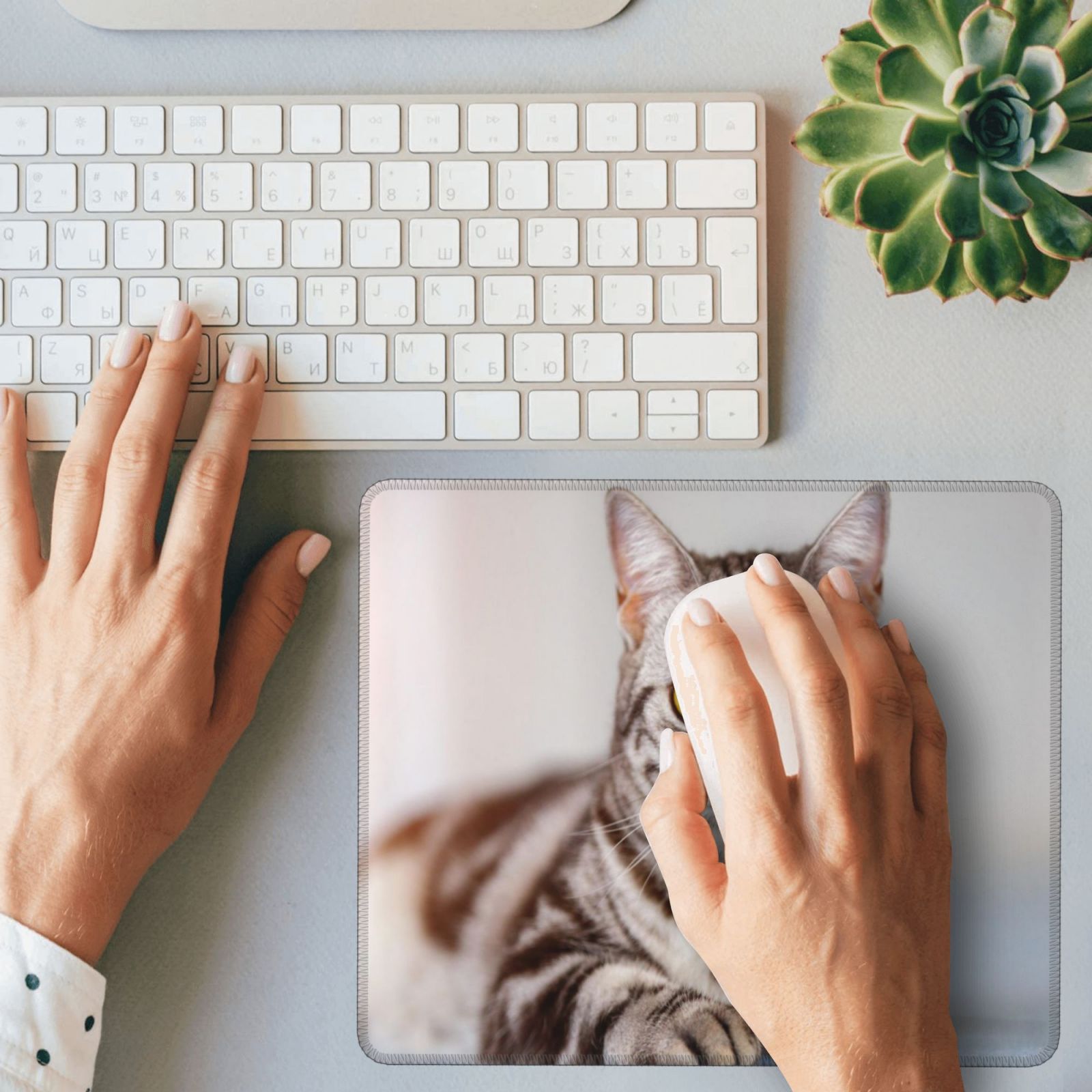 Cat With Bell Print Rubber Lock Edge Mouse pad, Office Desk pad