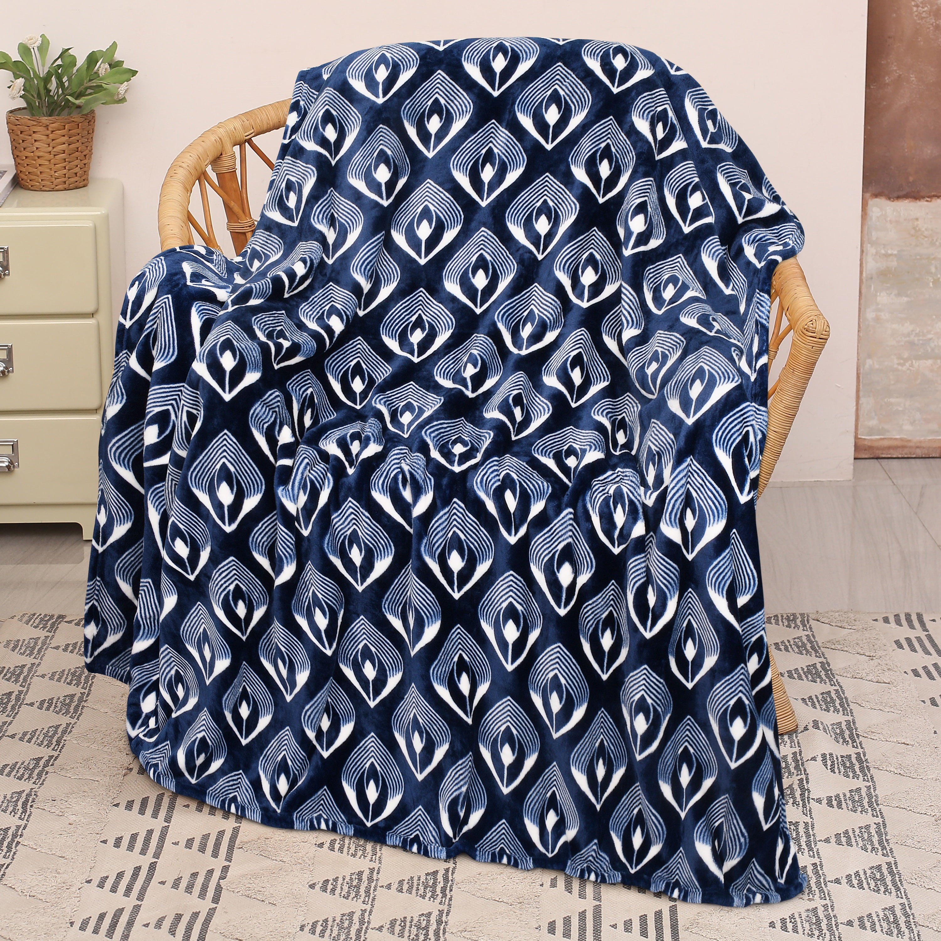 Lotus Blue Reversible Fleece Throw Blanket, 50'' x 60''