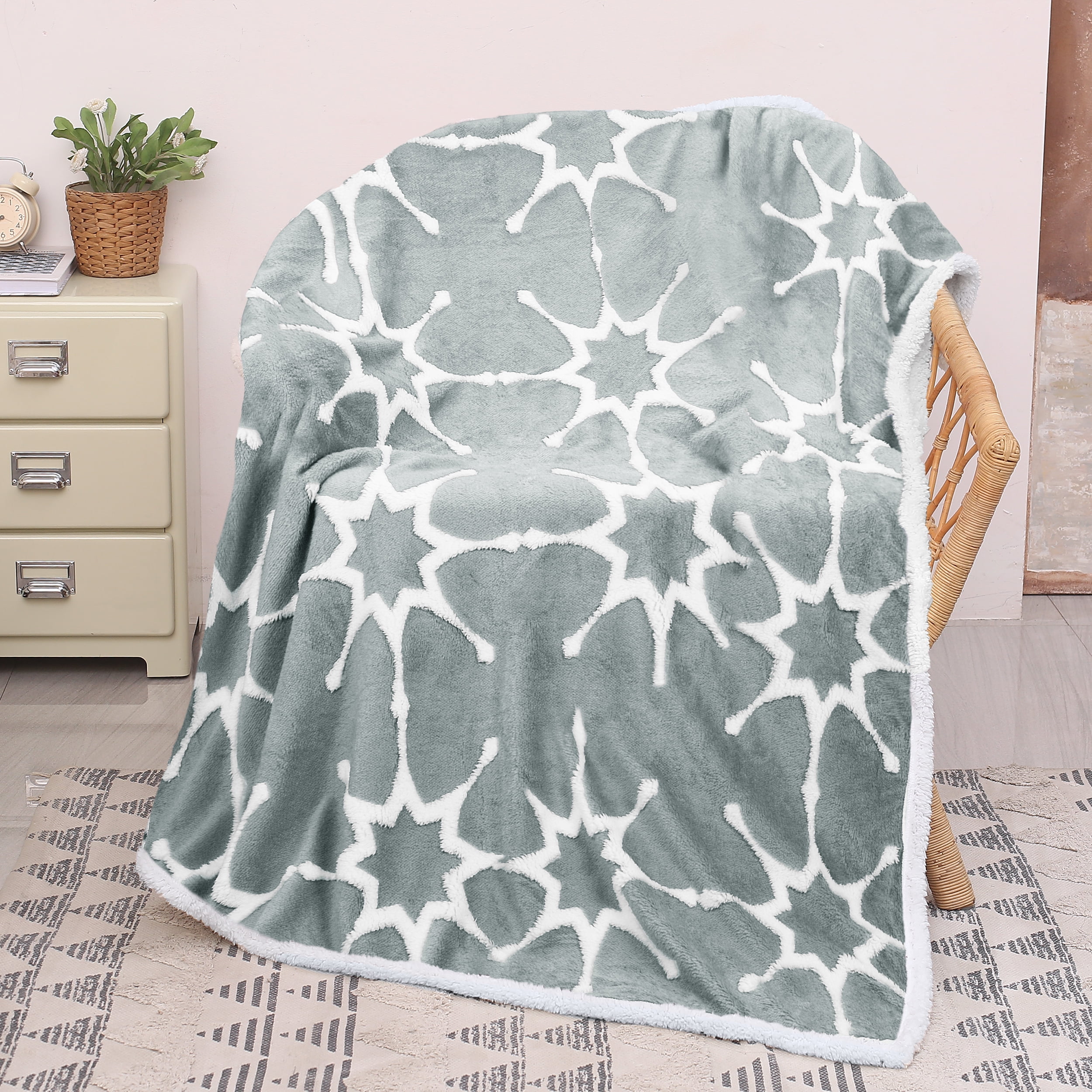 Catalonia Grey and White Sherpa Fleece Throw Blanket, 50x60 inches