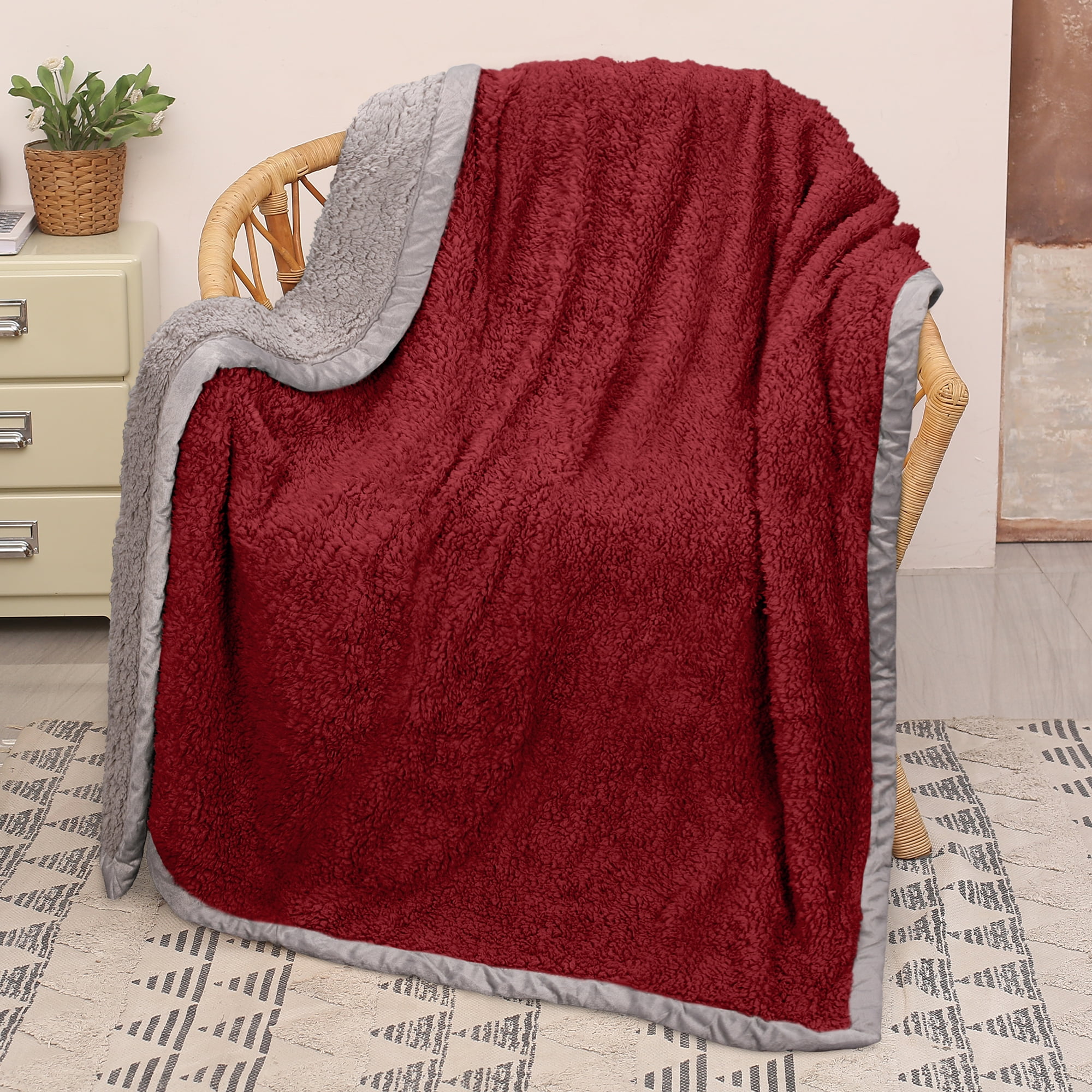 Catalonia Reversible Sherpa Throw Blanket, Super Soft Fluffy Blanket
