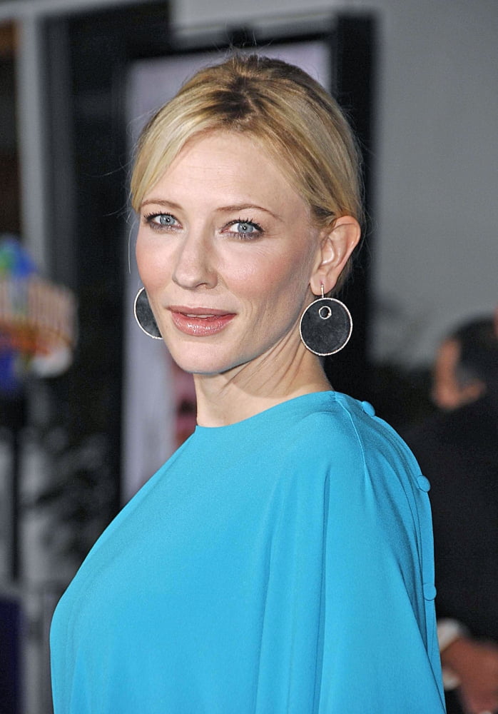 Cate Blanchett At Arrivals For Elizabeth The Golden Age Premiere Canvas Art - (16 x 20)