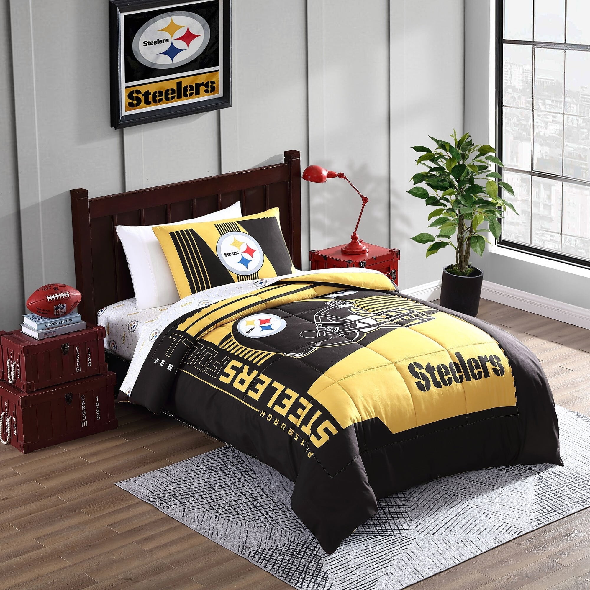 Pittsburgh Steelers Twin Black Microfiber Bed in a Bag Set