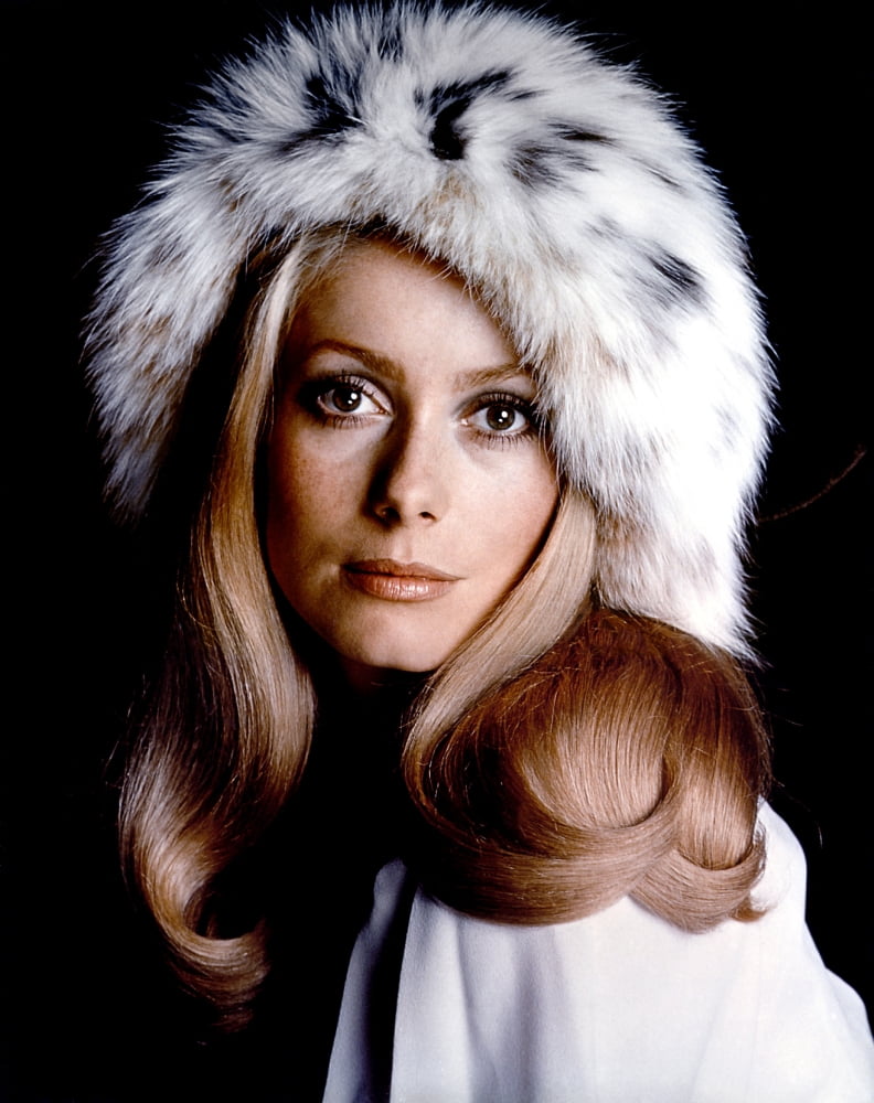 Catherine Deneuve Canvas Art - (16 x 20)