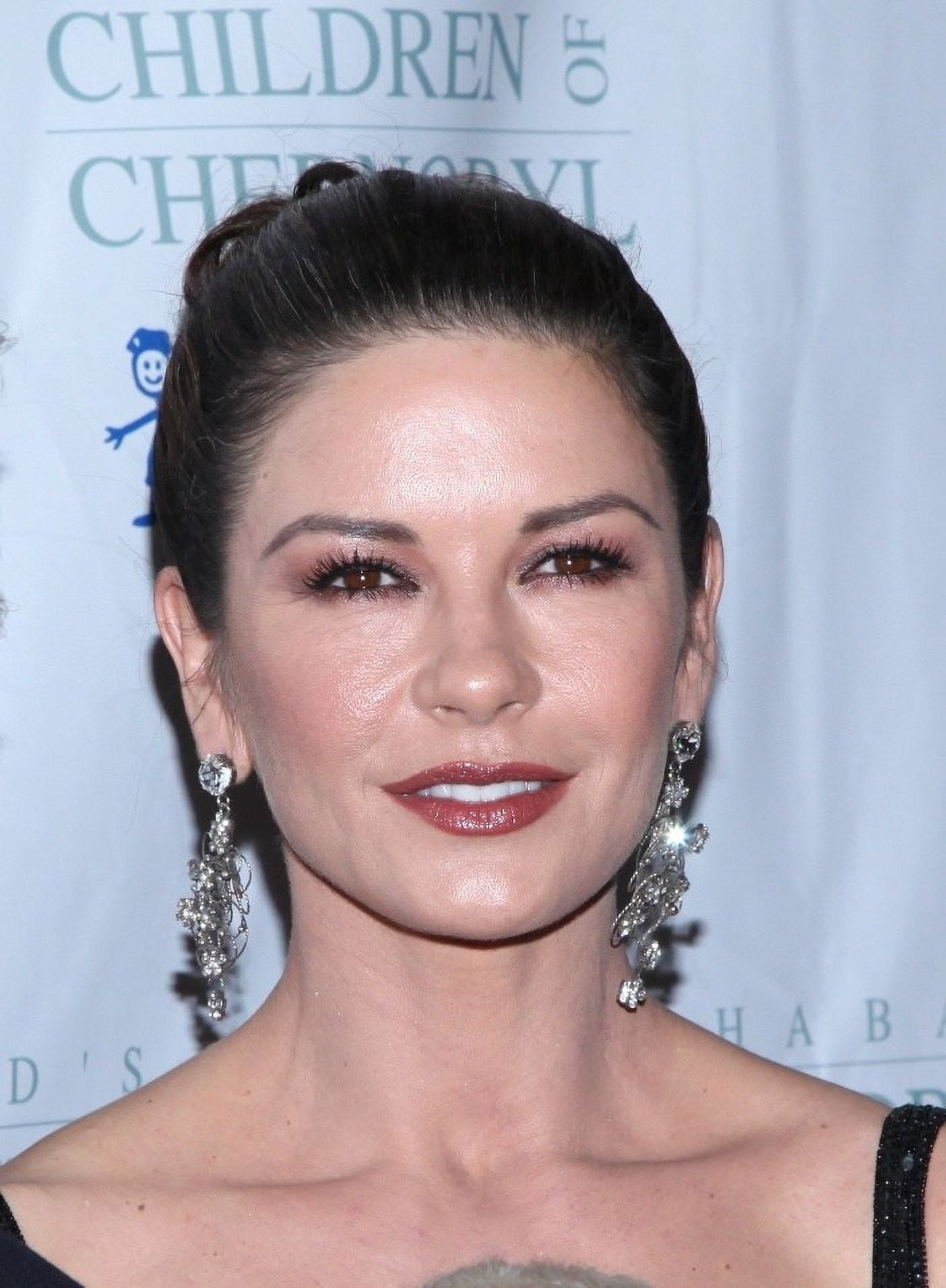 Catherine Zeta-Jones At Arrivals For Children Of Chernobyl Children At Heart Gala Canvas Art - (16 x 20)
