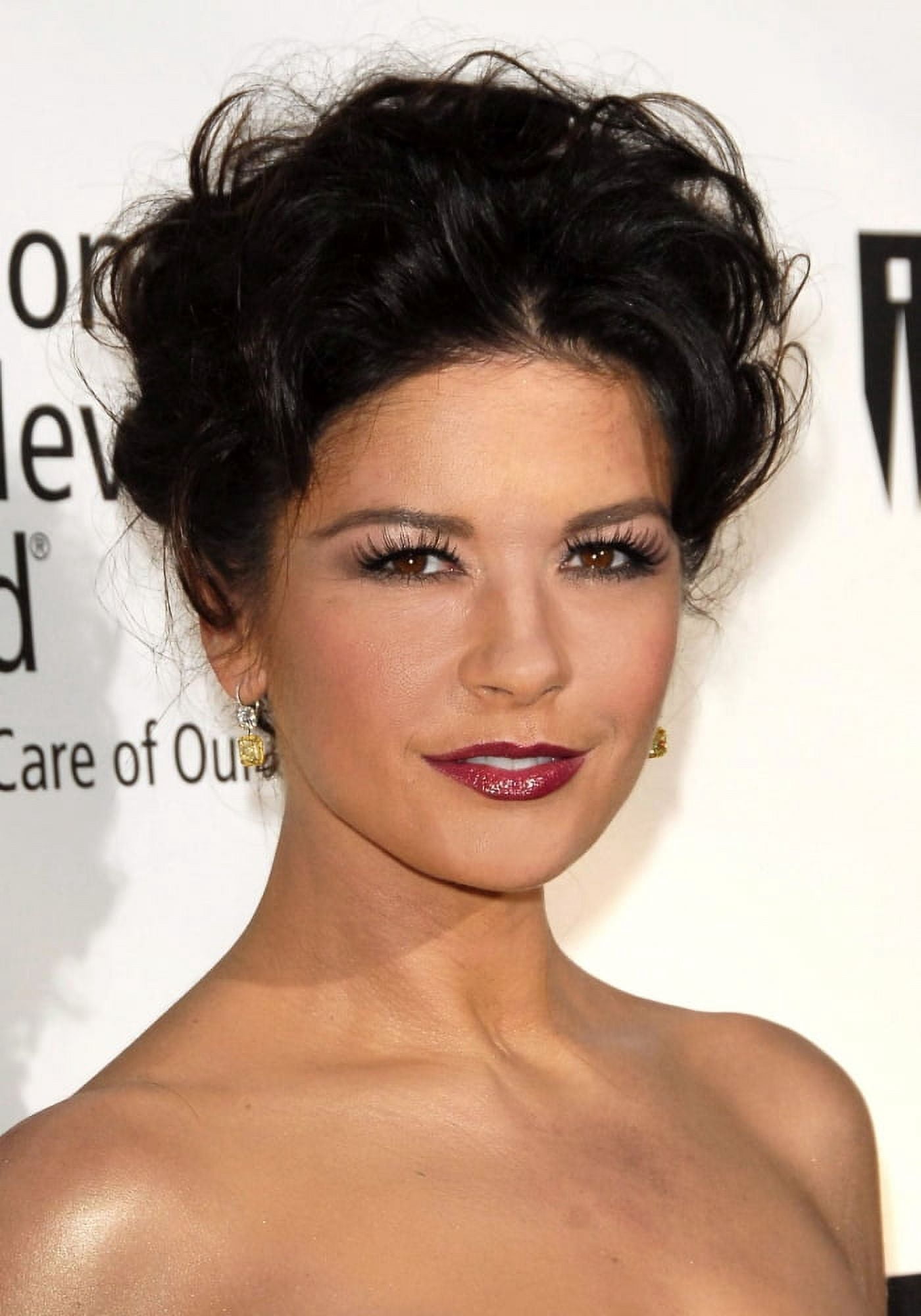 Catherine Zeta-Jones At Arrivals For Motion Picture & Television Fund Benefit - A Fine Romance Canvas Art - (16 x 20)
