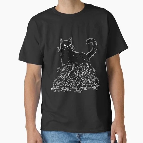 Cathulhu: The Feline That Lurks In The Shadows. T-Shirt