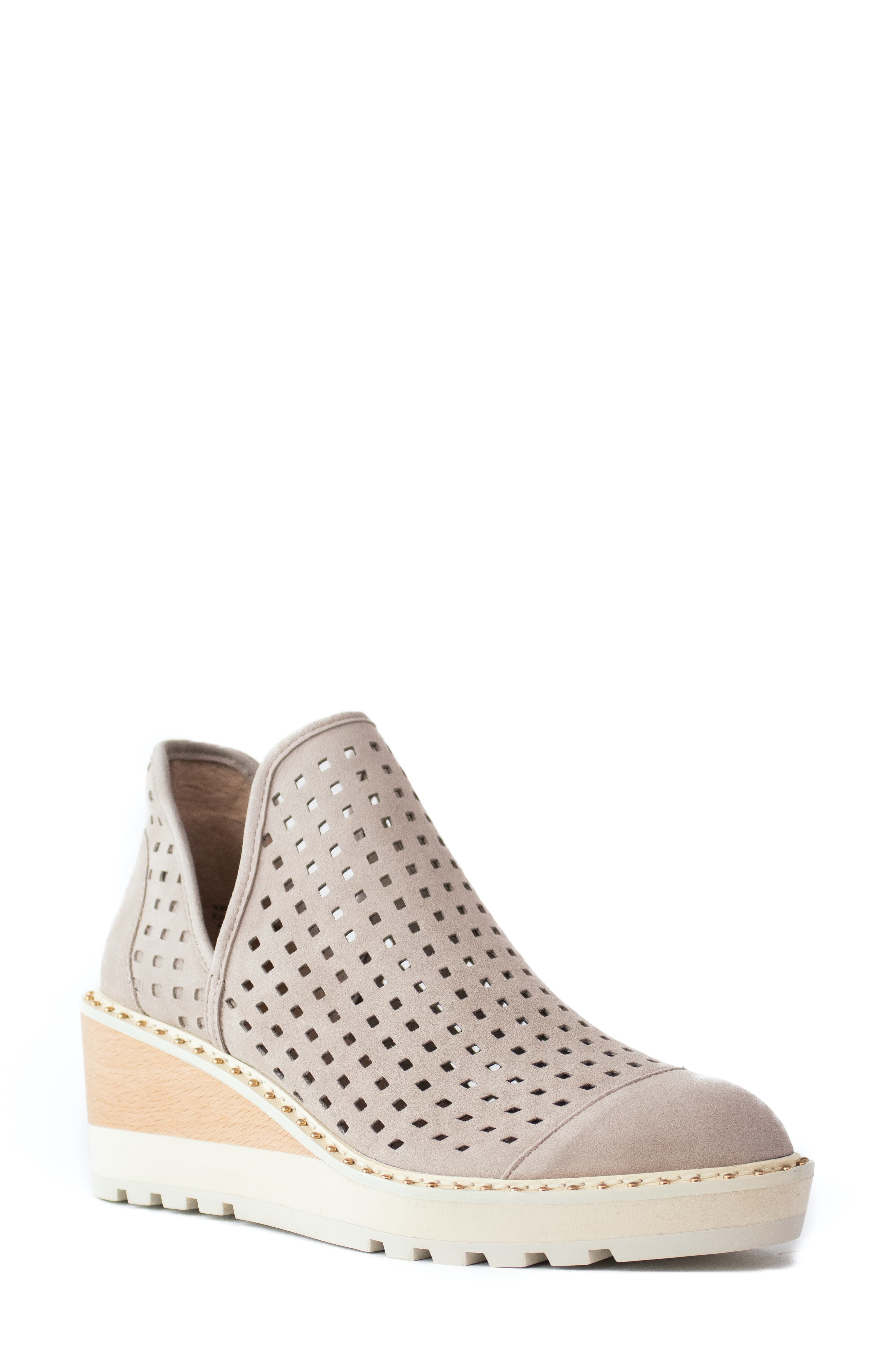 Söfft basima discount perforated wedge sandal