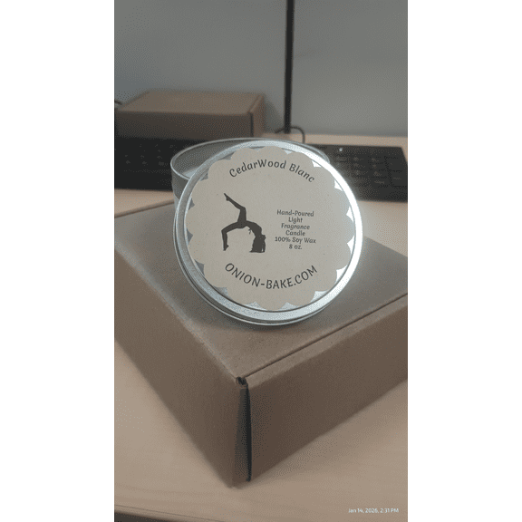 Cedarwood Blanc Scented Hand-Poured Candle
