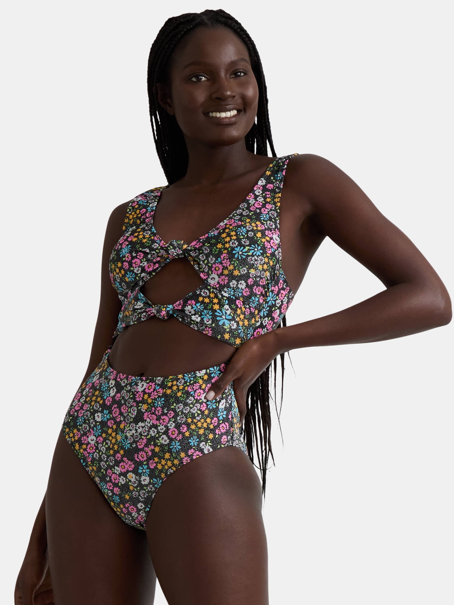 No Boundaries Women's and Women's Plus Strappy Scoop One