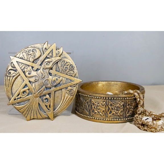 Celtic Raven Lludd Morrigan Pentacle Rune Knotwork Symbols Decorative Box