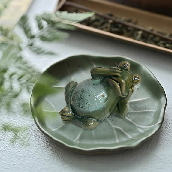 Ceramic Frog Statue for Garden Decor Courtyard Ornament Pottery Artwork(B)