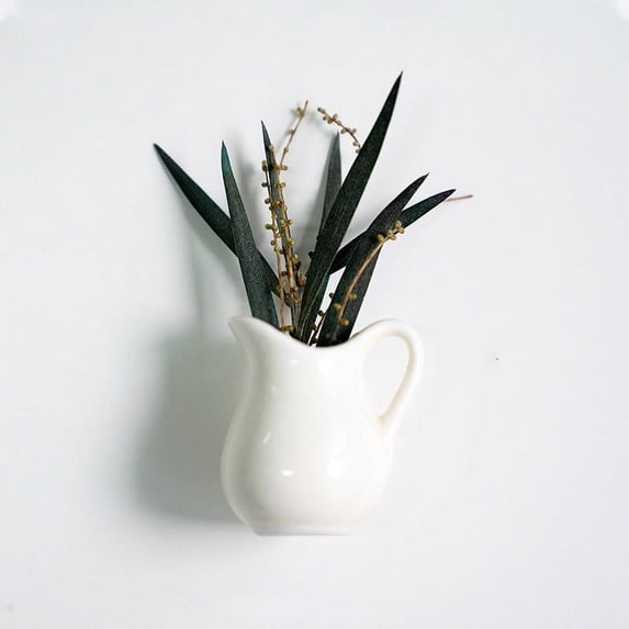 Ceramic Magnetic Vase Refrigerator Sticker Succulent Flower Pot Decorative Mini Vase for Metal Surfaces Kitchen Office Decor Space-Saving Functional Design Holds Fresh or Dried Flowers 1 Pack