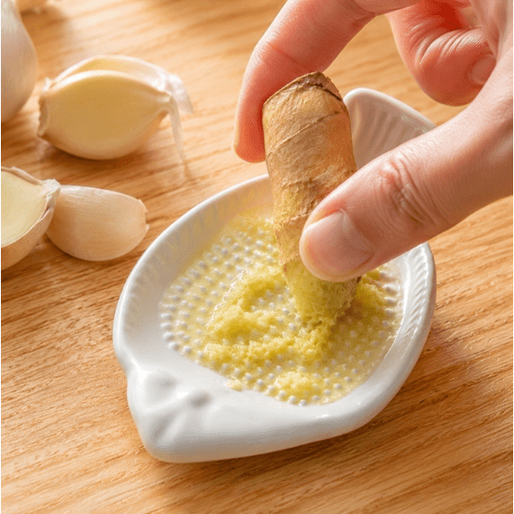 Ceramic Manual Ginger Grinder Set, Convenient Grater Plate for Baby Food Mashing, Professional Garlic Puree Maker with Matching Cleaning Brush, 1 Plate and 1 Brush