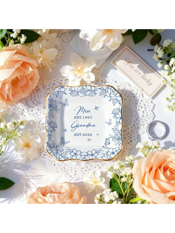 Ceramic Ring Dish, Wavy Square Jewelry Tray, Personalized Grandma to Be Gift, Custom Pregnancy Reveal Keepsake with Baby Name