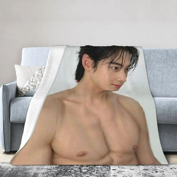 Cha Eun Woo Fleece Blanket Throw Blanket for Couch - Cozy Luxury Bed Blanket Microfiber and Throws for Sofa