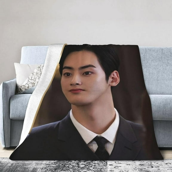 Cha Eun Woo Fleece Blanket Throw Blanket for Couch - Cozy Luxury Bed Blanket Microfiber and Throws for Sofa