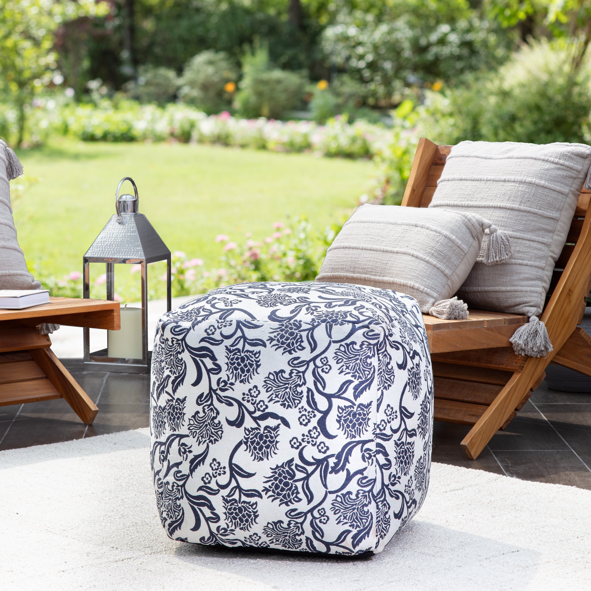 Chamonix Blue 18" x 18" x 18" Blue & Ivory Pouf