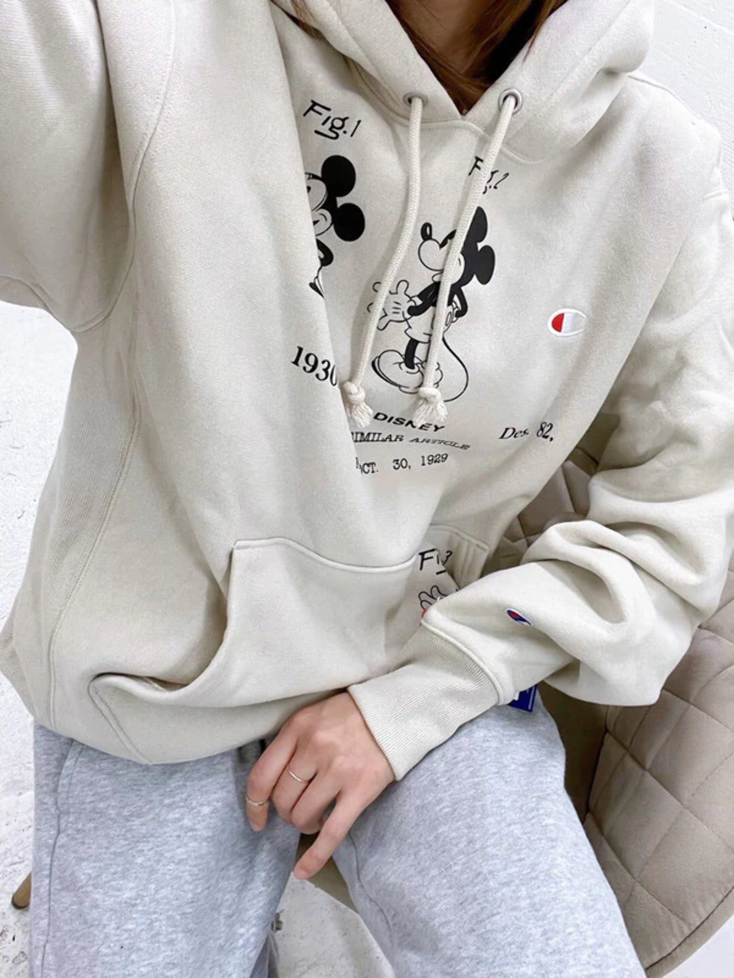 Champion Disney s Mickey Friends Reverse Weave PO Hoodie Pebblestone S2974 592151 VRC
