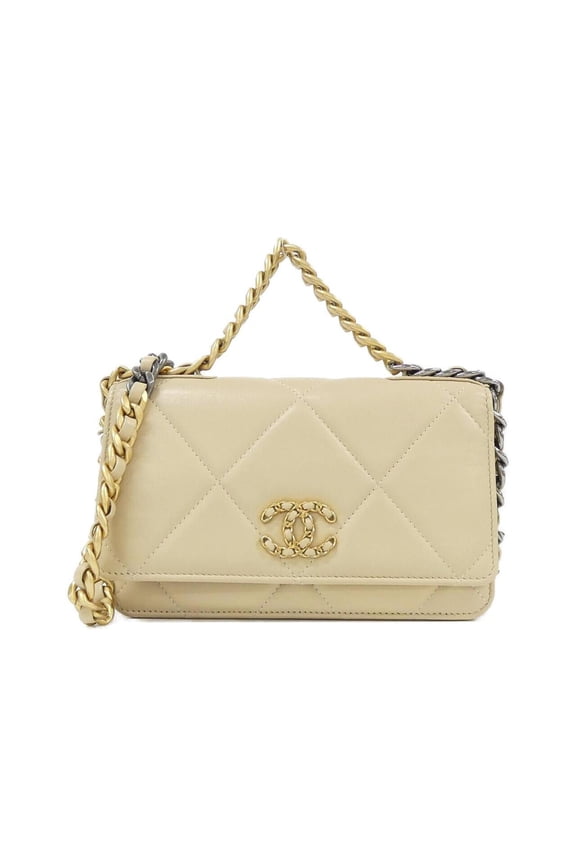 Pre-Owned Chanel 19 line AP0957 wallet chain