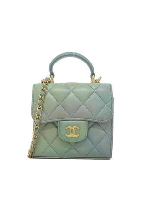 Pre-Owned Chanel AP2682 Shoulder Bag