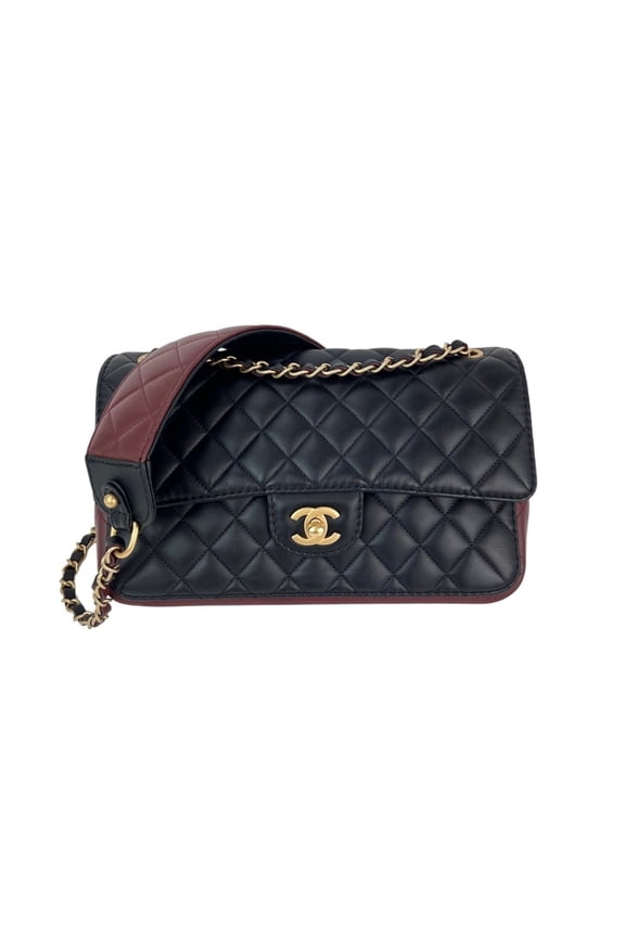Pre-Owned Chanel Calfskin Quilted Strap into Flap Black Burgundy Shoulder Bag