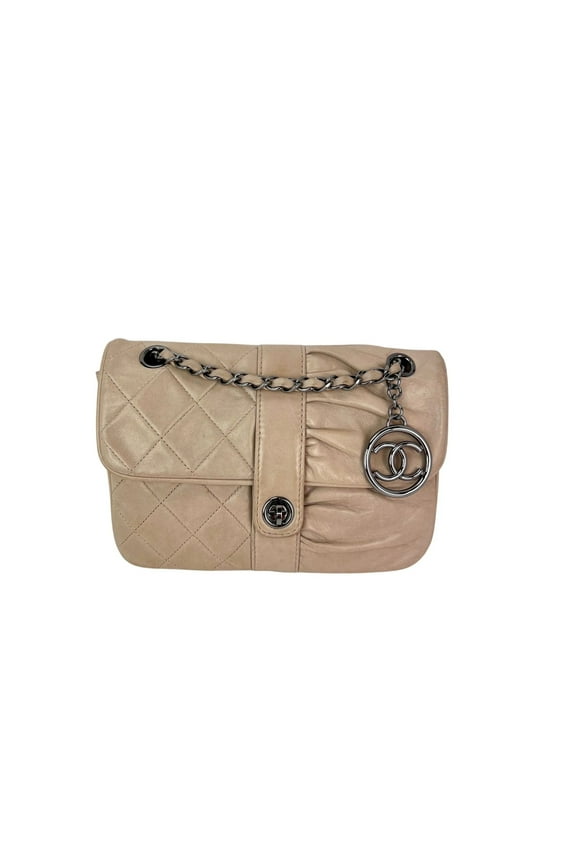 Pre-Owned Chanel Lambskin Quilted Pile Ou Face Flap Beige Clair Shoulder Bag