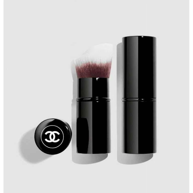 Chanel Les Pinceaux de Chanel Retractable Foundation Brush #103 *EN