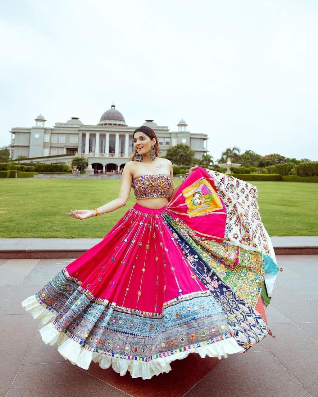 Chaniya Choli For Navratri, Garba lehenga women, Navratri Dress