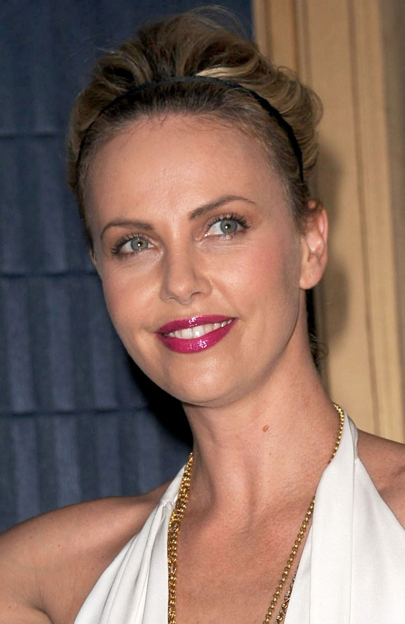 Charlize Theron At Arrivals For IfpS 21St Annual Gotham Independent Film Awards Canvas Art - (16 x 20)