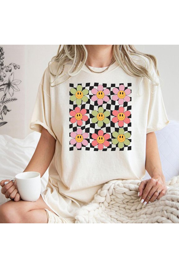 Checkered Flower Smiley Graphic Tee, Retro Boho Floral Design, Vintage Spring Aesthetic Comfort Colors Unisex Cotton T-Shirt, Size S-3XL