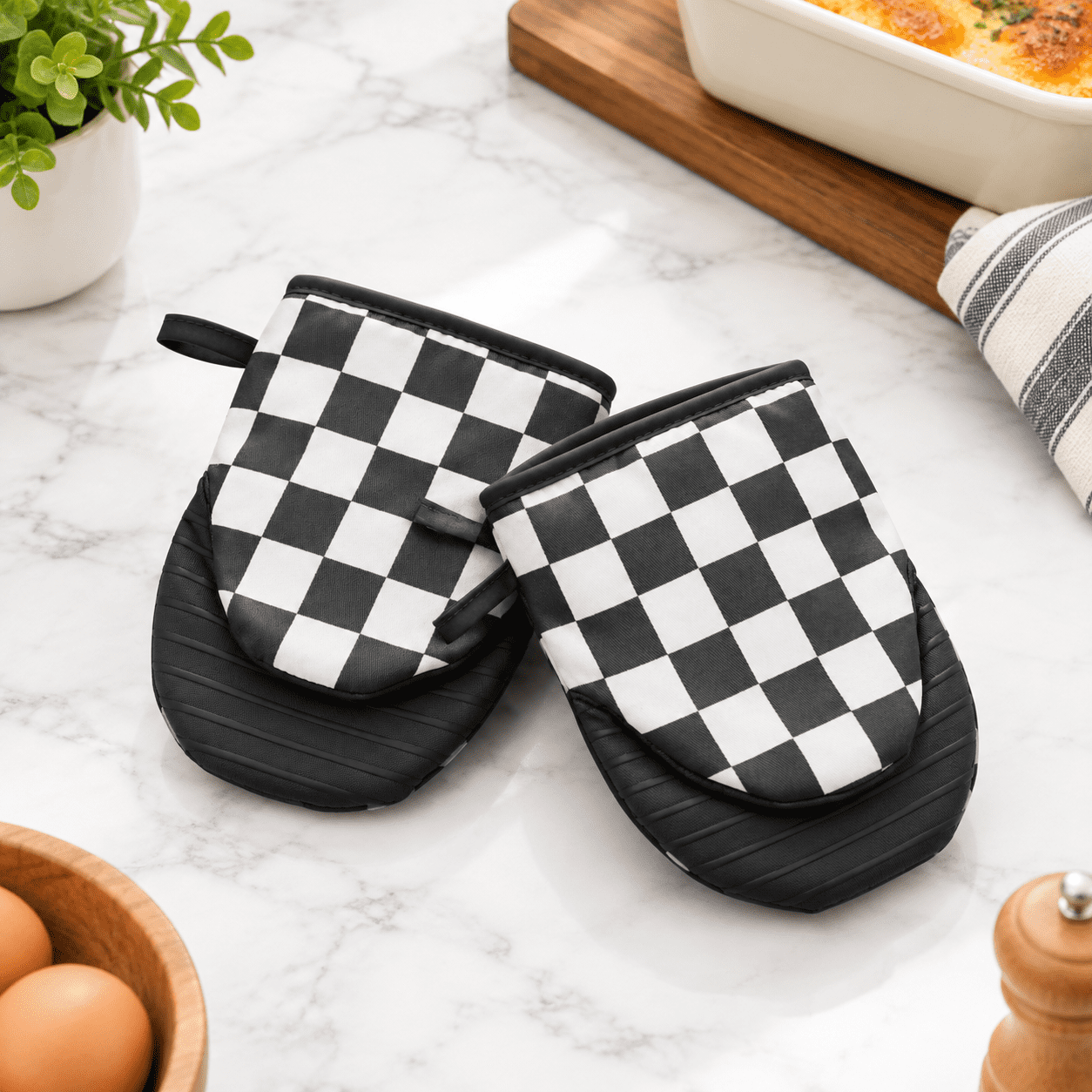 Checkered Mini Oven Mitts Heat Resistant Vintretro Black And White ...