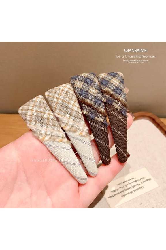 Checkered Triangle Fabric BB Hair Clip, Minimalist Side Bang Pin for Women with Flyaway Hair Organizer, Everyday Korean-Style Hair Accessory