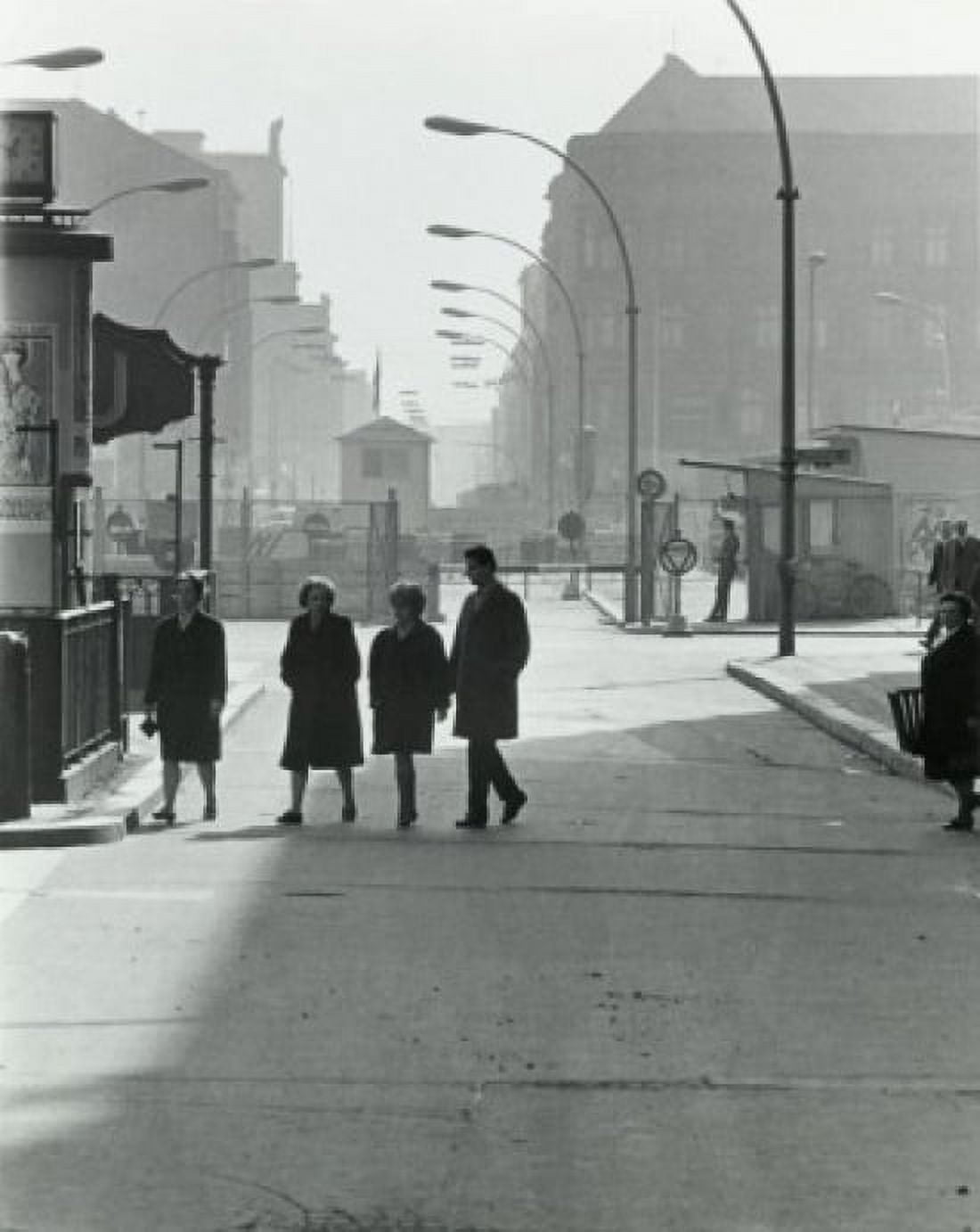 Checkpoint Charlie Belin Wall East Berlin East Germany Canvas Art - (24 x 36)