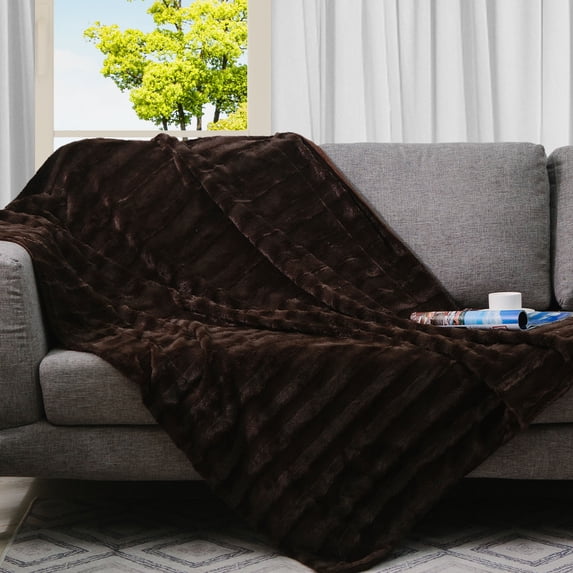 Cheer Collection Faux Fur Throw Blanket 108" x 88", Chocolate - Cozy Comfort for All Ages