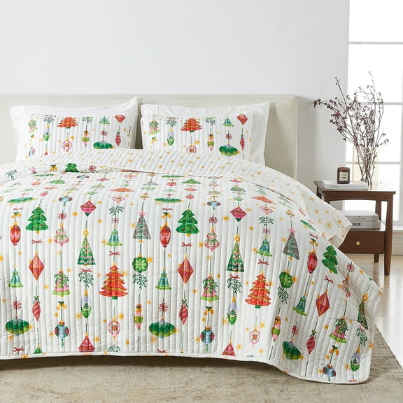 Cheerful Holiday Reversible Twin / Twin XL Quilt Set with Shams (Twinkling Ornaments)