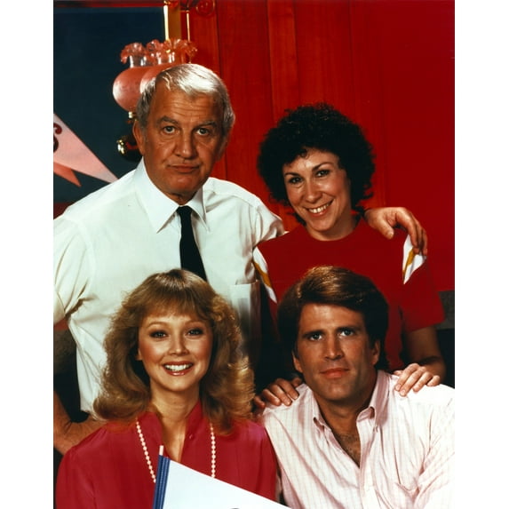 Cheers Cast Posed Together in Portrait Photo Print (8 x 10)