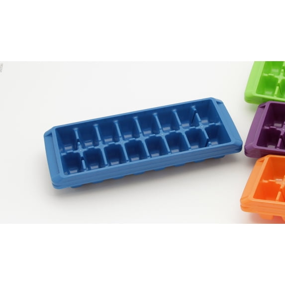 Chef Craft Select Plastic Stack or Nest Ice Cube Tray, 13 inches in Length 2 Piece Set Yields 16 Cubes, Color May Vary