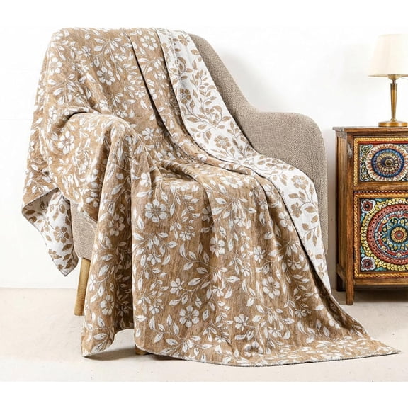 Chenille Throw Blanket Cute Soft Cozy Blanket Fuzzy Fluffy Fleece Throw for Couch Sofa Chair Bed Room Dorm Outdoor Woven Decorative Blankets , 50 x 60'' (Flower,Brown)