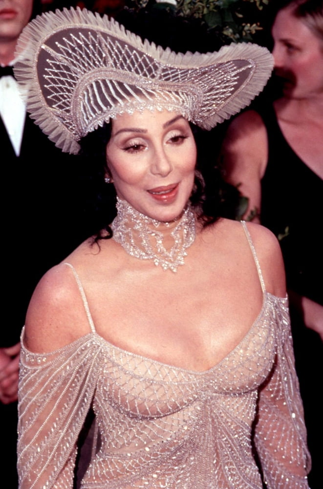 Cher Attends The Oscars Canvas Art - (16 x 20)
