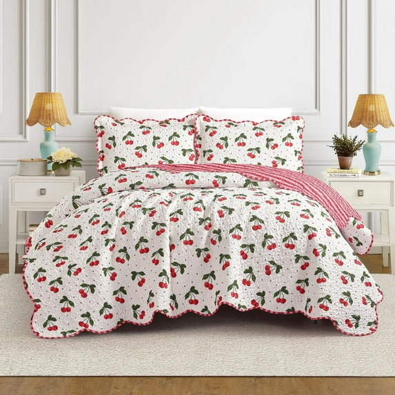 Cherry Reversible Scalloped 3-Piece Quilt Set - All Ages, Full/Queen