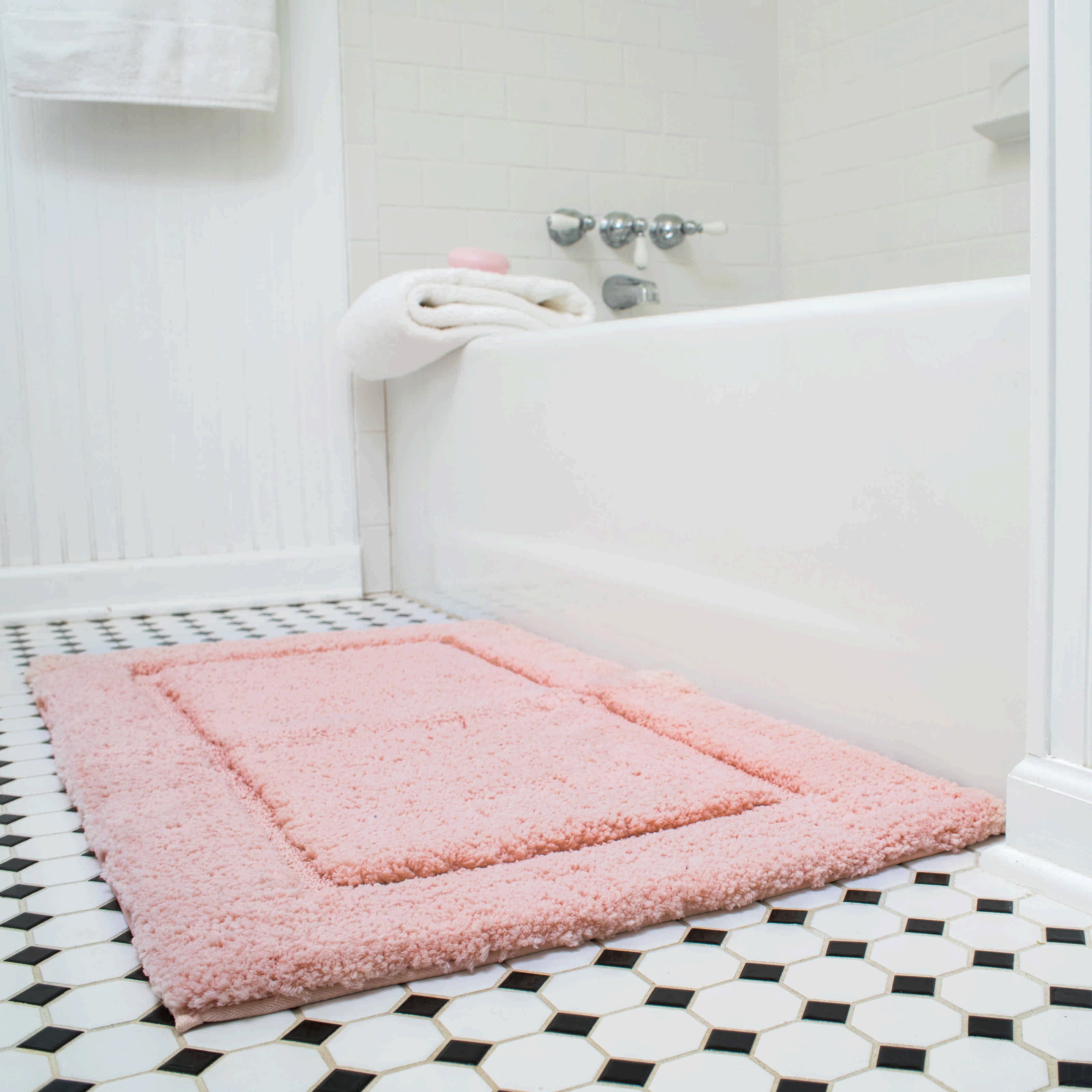 Chesapeake Microfiber Spa 2pc Blush Bath Rug Set (23"x39" & 20"x34