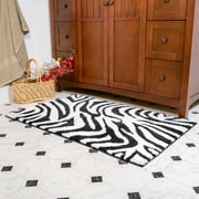 Chesapeake Safari 2pc Black & White Zebra Bath Rug Set (21"x34" & 24"x40")