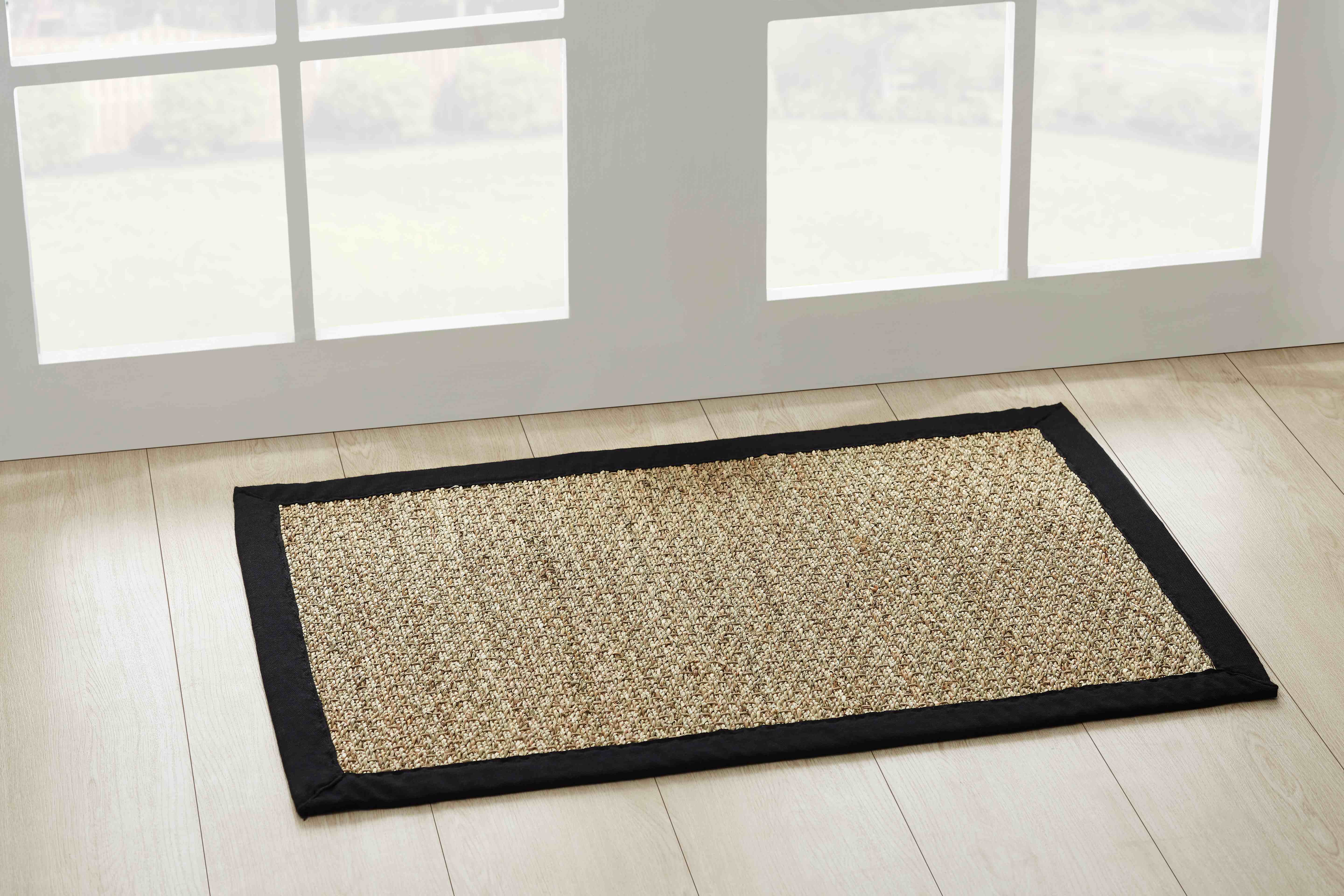 Chesapeake Seagrass Area Rug with Black Border (24"x36")