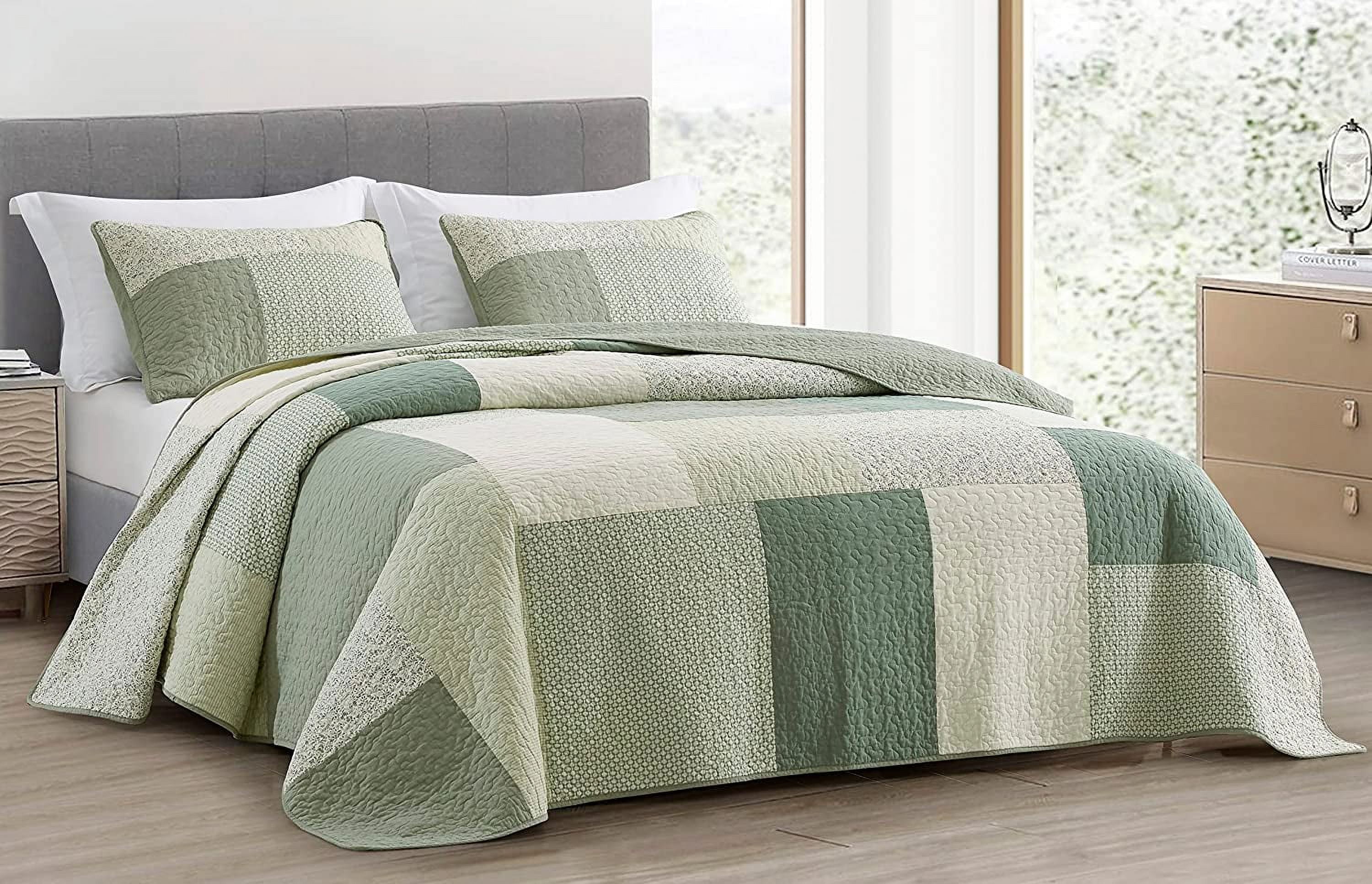 Chezmoi Collection 3-Piece Chic Green Floral Stripe Patchwork Cotton Quilt Reversible Lightweight Bedspread Set, Super King Size