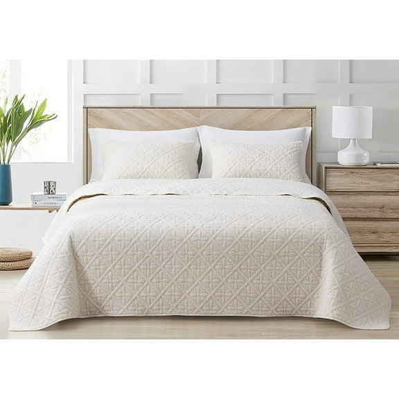 Chezmoi Collection Bethany 3-Piece White King Size Blanket Set Quilted Floral Sherpa Reversible Washed Microfiber Coverlet Bedspread Set