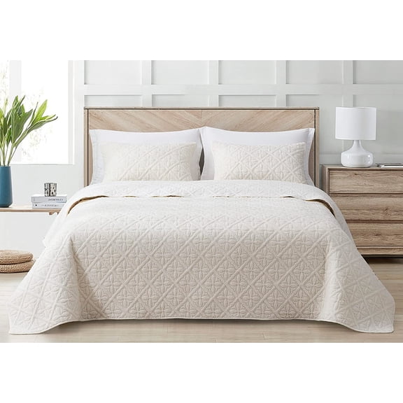 Chezmoi Collection Bethany 3-Piece White Queen Size Blanket Set Quilted Floral Sherpa Reversible Washed Microfiber Coverlet Bedspread Set