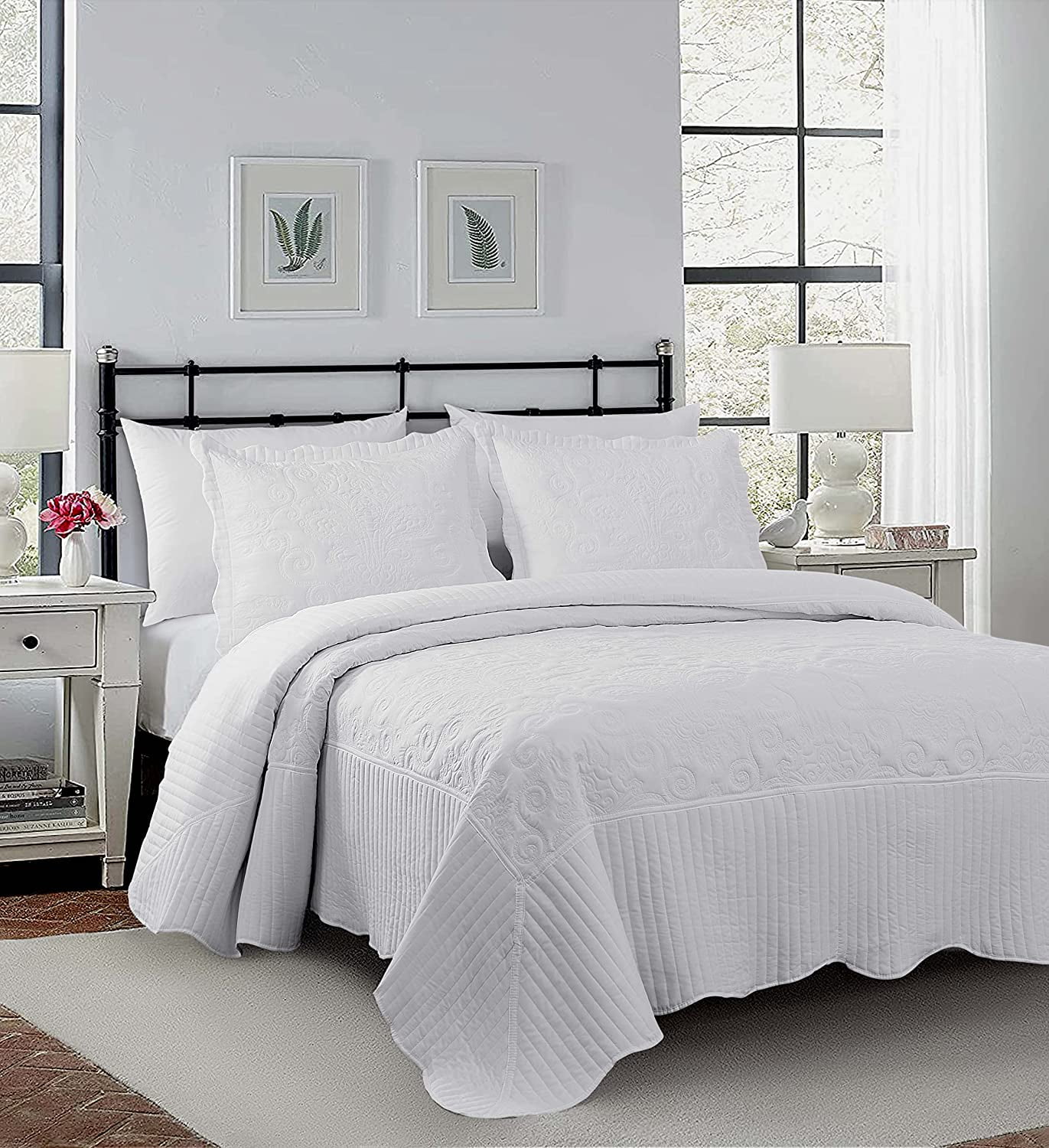 Chezmoi Collection Betsy 3Piece White Oversized Queen Quilt Set, Lightweight Microfiber Paisley