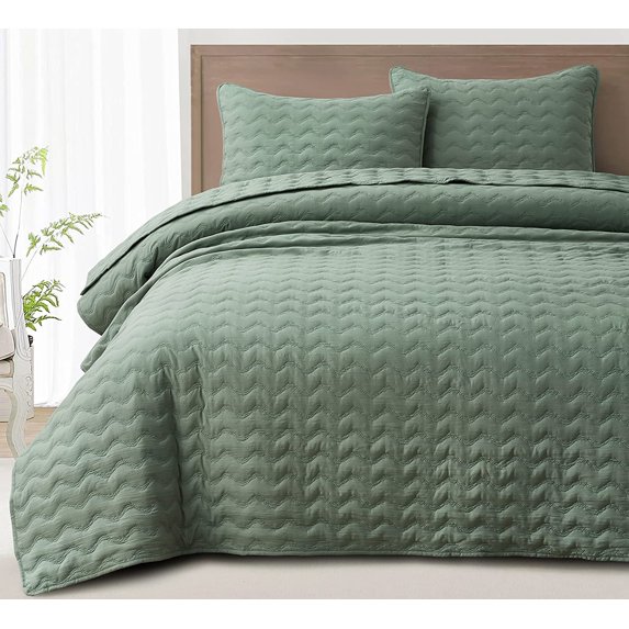 Chezmoi Collection Destiny 3-Piece Sage King Size Quilt Set - Stone-Washed Soft Microfiber Lightweight Quilted Bedspread Coverlet Set for All Seasons Wavy Line Stitching