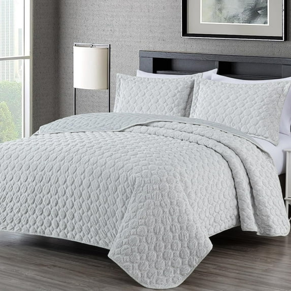 Chezmoi Collection Embossed Velvet Quilt Set King Size, Gray - Plush Lightweight Soft Octagon Stitched Velvet Bedding Set with 2 Pillow Shams for All Seasons with Washed Microfiber Reverse